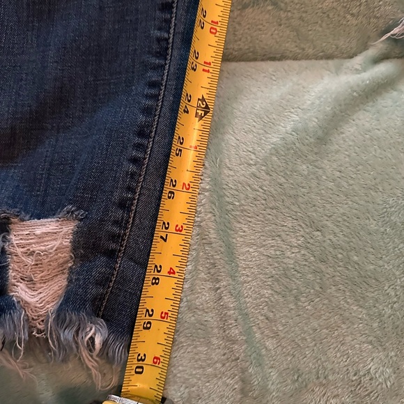 KanCan distressed high rise skinny jeans size 9/28 super cute 
T3 - Picture 12 of 16